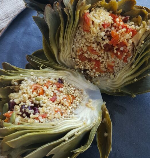 Alcachofas rellenas con quinoa