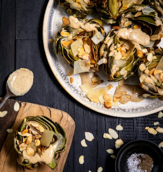 Alcachofas horneadas con tahini