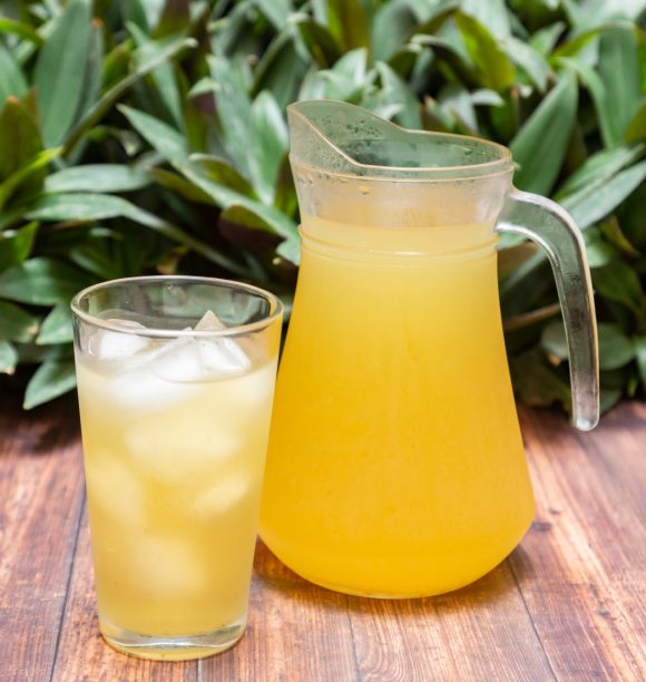 Agua de piña